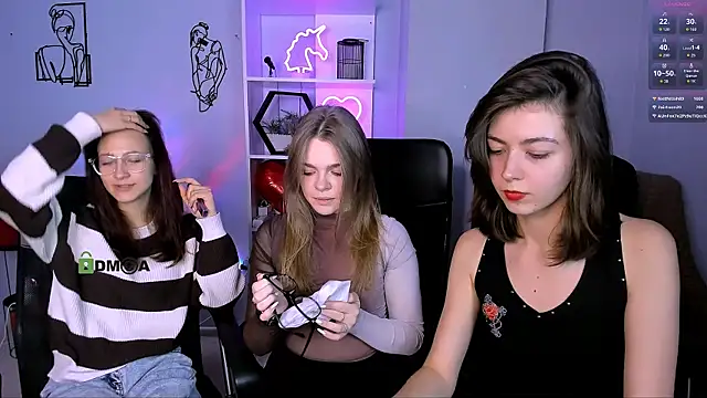 veronica bubble online show from December 5, 2025, 8:27 pm