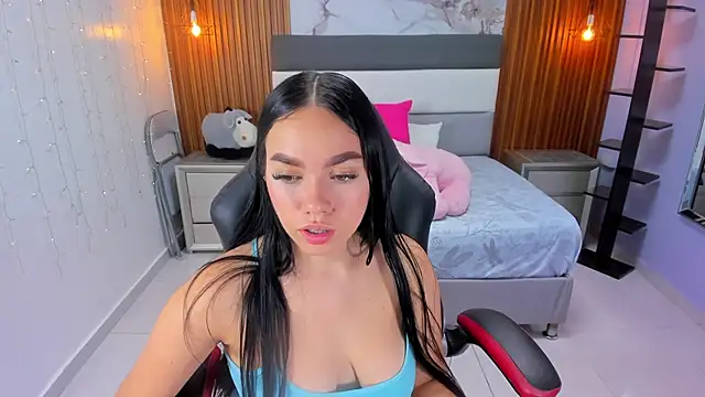 MOLLYSPENCER1 online show from November 7, 2025, 7:14 pm