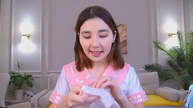 Snapshot of Sara__lu chatting on September 15, 2025, 2:28 pm Sara  lu online show from September 15, 2025, 2:28 pm