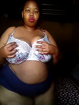 Curvycandy95 online show from September 10, 2025, 6:24 am