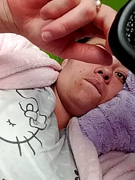 Snapshot of _honey12 chatting on October 8, 2025, 12:25 pm honey12 online show from October 8, 2025, 12:25 pm