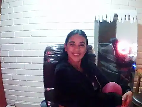 MiiaVelasquez online show from November 10, 2025, 4:11 am