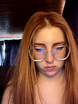 CoraVibes online show from October 31, 2025, 12:17 pm