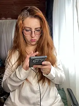 CoraVibes online show from April 27, 2026, 12:14 pm