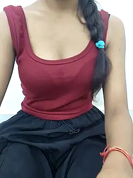 Snapshot of cute_parii_ chatting on September 12, 2025, 9:59 pm cute parii  online show from September 12, 2025, 9:59 pm