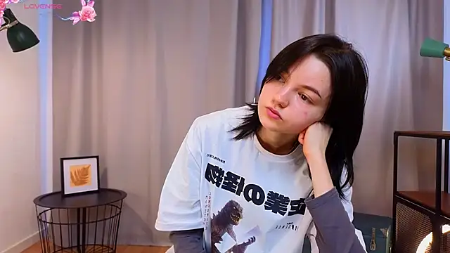 Snapshot of PamilaGrassle chatting on September 24, 2025, 4:05 am PamilaGrassle online show from September 24, 2025, 4:05 am