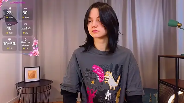 Snapshot of PamilaGrassle chatting on October 5, 2025, 4:11 am PamilaGrassle online show from October 5, 2025, 4:11 am