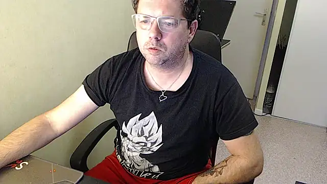 blueandwhite1 online show from December 21, 2024, 3:31 pm