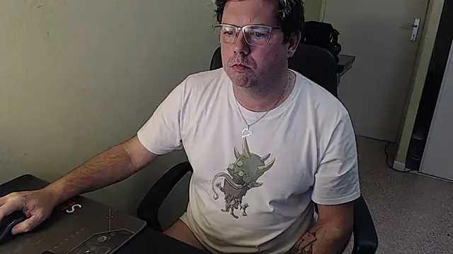 blueandwhite1 online show from January 14, 2025, 3:15 pm