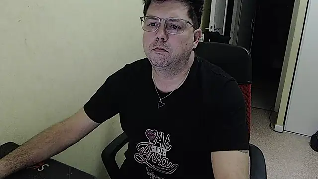 blueandwhite1 online show from January 30, 2025, 6:21 pm