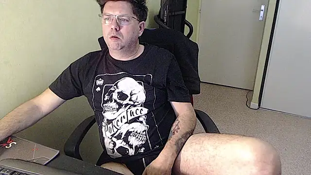 blueandwhite1 online show from February 2, 2026, 4:49 pm