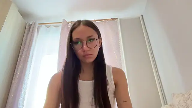 Snapshot of BlossomDreamer chatting on September 10, 2025, 11:43 am BlossomDreamer online show from September 10, 2025, 11:43 am