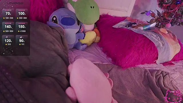  chloe moons  online show from December 13, 2025, 7:53 pm