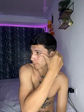 Alejandro BigCock22 online show from October 5, 2025, 8:12 am