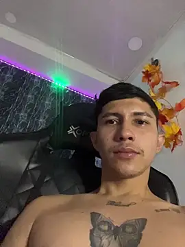 Alejandro BigCock22 online show from October 27, 2025, 4:38 am