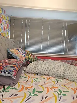 Filthymaddymilfy25 online show from June 14, 2026, 9:44 am