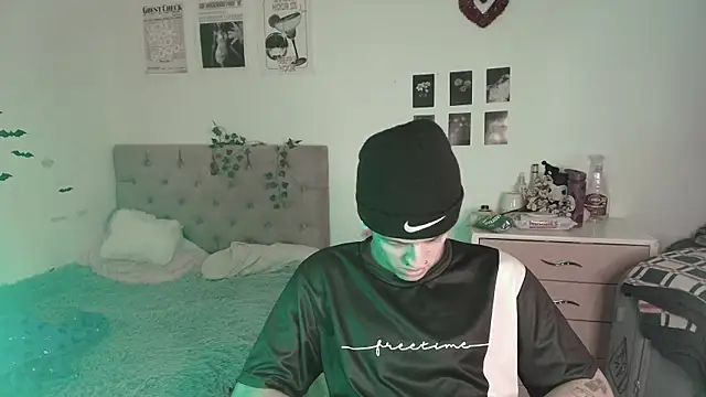 Snapshot of 2cyboy_ chatting on September 8, 2025, 7:57 pm 2cyboy online show from September 8, 2025, 7:57 pm