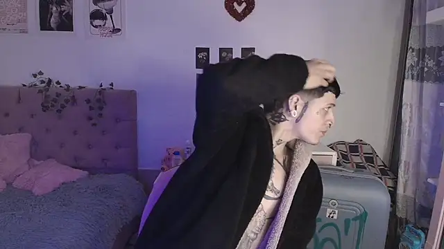 Snapshot of 2cyboy_ chatting on September 16, 2025, 8:21 pm 2cyboy online show from September 16, 2025, 8:21 pm