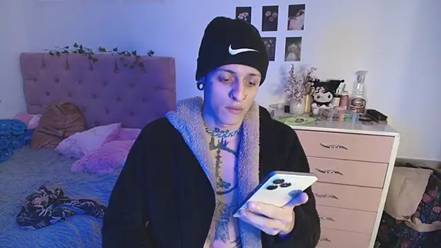 Snapshot of 2cyboy_ chatting on October 11, 2025, 9:35 pm 2cyboy online show from October 11, 2025, 9:35 pm