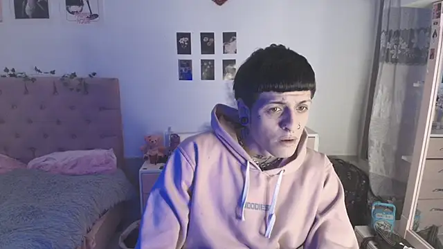 Snapshot of 2cyboy_ chatting on October 14, 2025, 7:25 pm 2cyboy online show from October 14, 2025, 7:25 pm