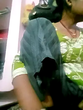 Hot tin74 online show from December 3, 2025, 6:06 pm