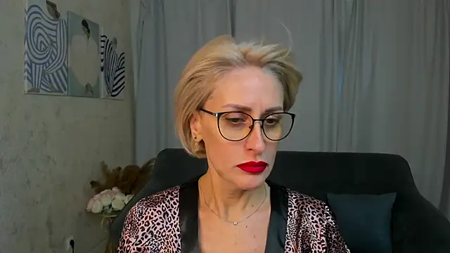 Snapshot of PamellaMurphy chatting on September 25, 2025, 7:56 am PamellaMurphy online show from September 25, 2025, 7:56 am