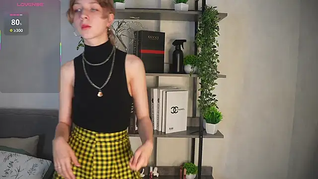 Snapshot of CameliaGlaue chatting on October 15, 2025, 11:54 am CameliaGlaue online show from October 15, 2025, 11:54 am