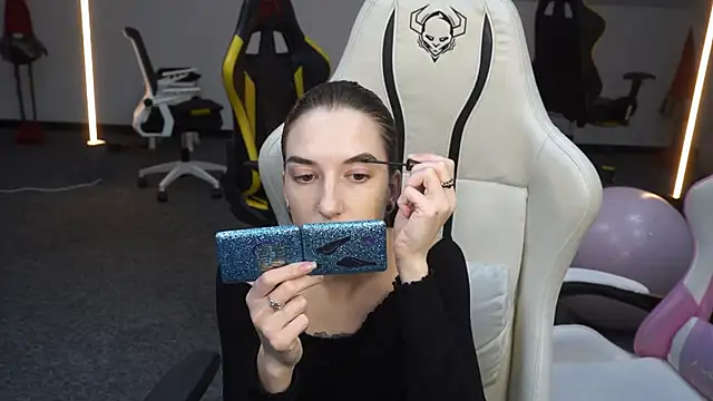 Snapshot of _Lili_054 chatting on October 4, 2025, 10:24 am  Lili 054 online show from October 4, 2025, 10:24 am