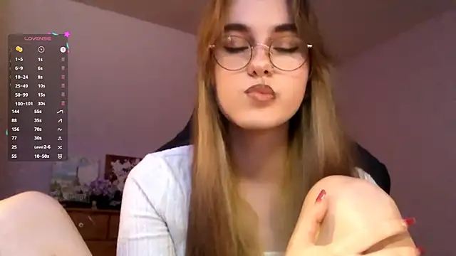 Snapshot of SiIver_Dawn chatting on October 17, 2025, 1:14 pm SiIver Dawn online show from October 17, 2025, 1:14 pm