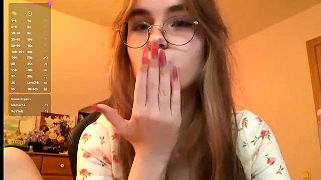 Snapshot of SiIver_Dawn chatting on October 19, 2025, 1:12 pm SiIver Dawn online show from October 19, 2025, 1:12 pm
