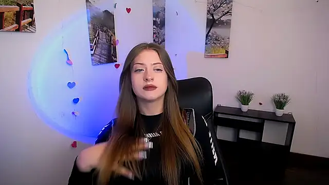 Snapshot of princess_lilit chatting on October 13, 2025, 3:45 pm princess lilit online show from October 13, 2025, 3:45 pm