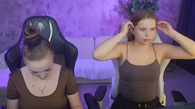 Snapshot of Ella_054 chatting on September 14, 2025, 10:36 am Ella 054 online show from September 14, 2025, 10:36 am