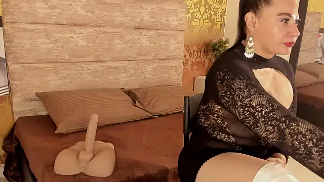 LucianaBlackwell online show from October 24, 2025, 1:51 pm