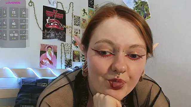 WonderConnie1 online show from March 5, 2026, 1:29 pm