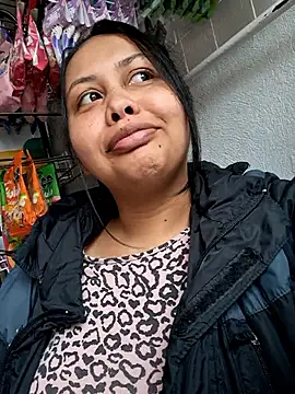 Alessandraa- online show from November 16, 2025, 6:35 pm