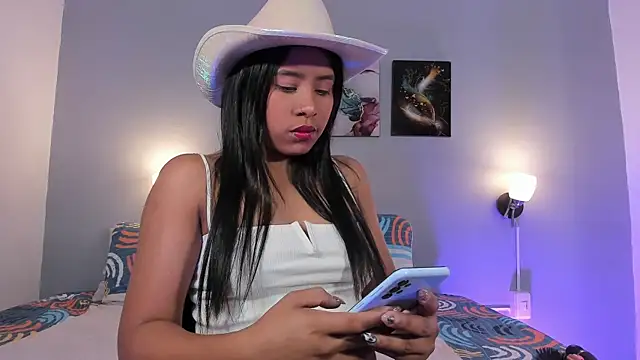 SophieW1 online show from November 5, 2025, 12:16 pm