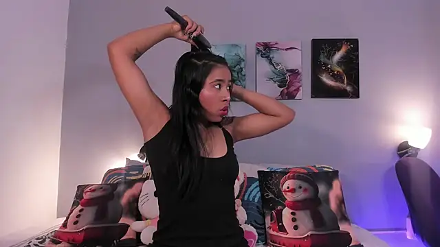 SophieW1 online show from November 12, 2025, 12:16 pm