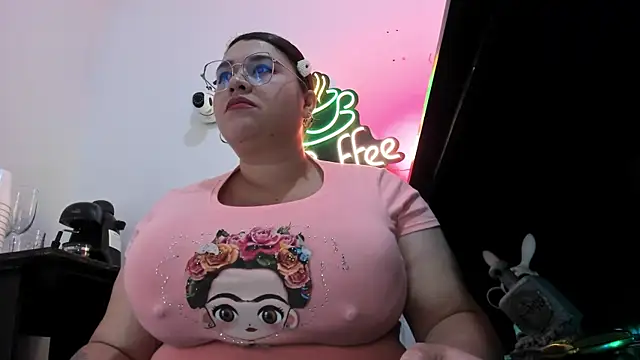 SafiroFer online show from September 18, 2025, 8:55 pm