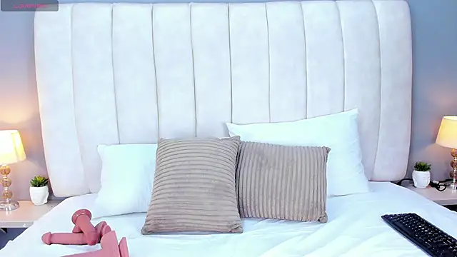 ScarletStarr online show from December 2, 2025, 4:07 am