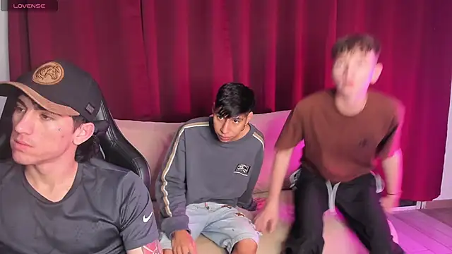 Handsomeboyss19 online show from October 3, 2025, 1:24 am