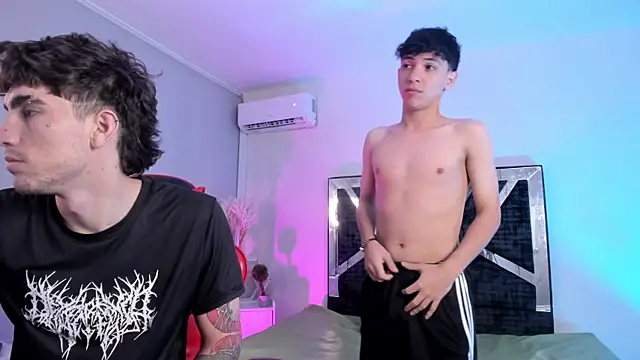 Handsomeboyss19 online show from April 18, 2026, 2:37 am