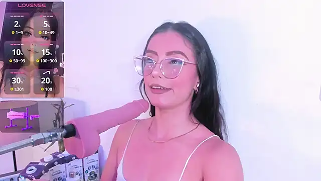 Snapshot of valentinna_montess chatting on February 11, 2026, 12:43 pm valentinna montess online show from February 11, 2026, 12:43 pm