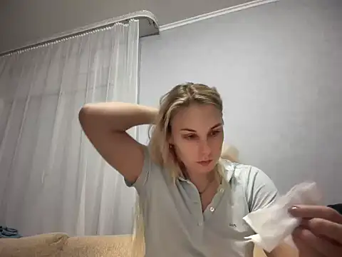 NikexPretty online show from November 14, 2025, 3:44 pm