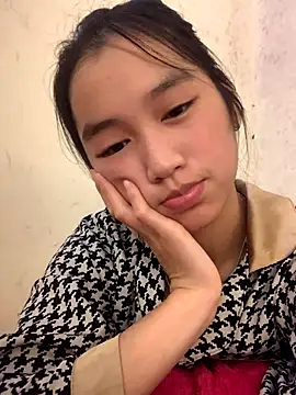 Snapshot of -Lie-06 chatting on October 3, 2025, 1:19 pm -Lie-06 online show from October 3, 2025, 1:19 pm