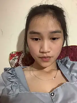 Snapshot of -Lie-06 chatting on December 4, 2025, 8:01 am -Lie-06 online show from December 4, 2025, 8:01 am