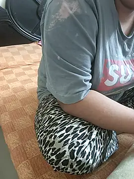 payal 261072  online show from December 2, 2025, 3:23 am