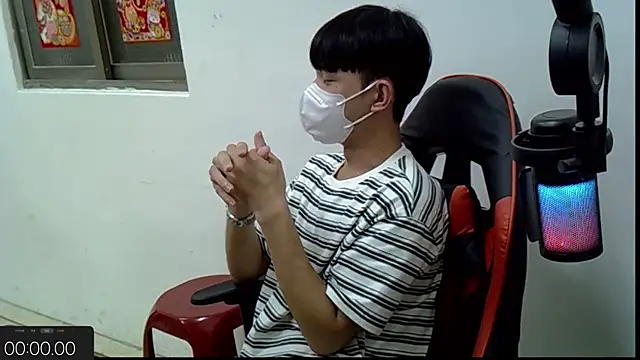 Snapshot of zhu000000 chatting on October 13, 2025, 4:56 am zhu000000 online show from October 13, 2025, 4:56 am