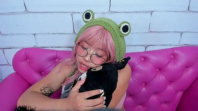 SafiroAgataaa online show from September 18, 2025, 11:29 pm