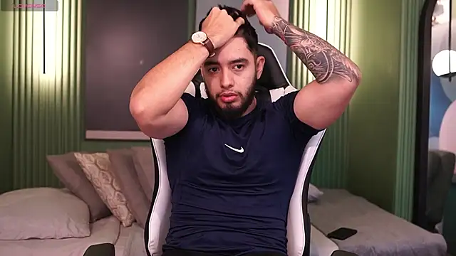 Snapshot of Nick_Vans chatting on October 7, 2025, 12:24 pm Nick Vans online show from October 7, 2025, 12:24 pm