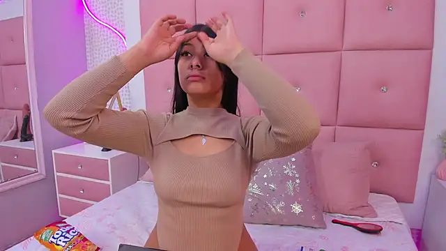 DaisySnugs1 online show from October 30, 2025, 12:06 pm